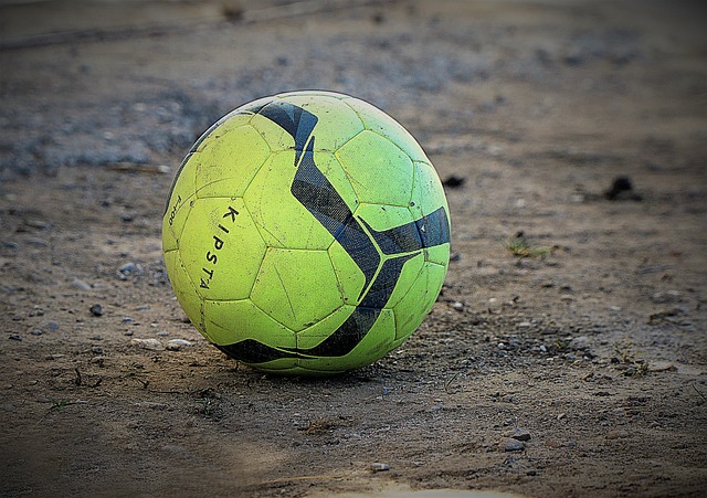 终于抱得美人龟！皇马官方：姆巴佩加盟球队，合约期至2029年.